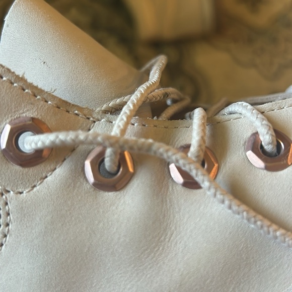 Timberland Women's Blush Leather Combat Boots - Picture 8 of 9